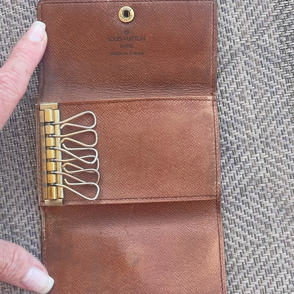 Authentic Louis Vuitton Brown monogram Key Holder key fob - Picture 9 of 14